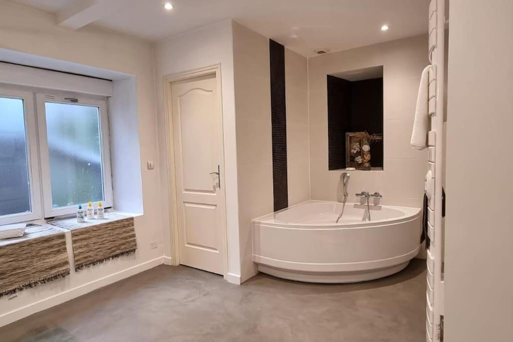Dinard : Loft De 175 M² - A 150 M De La Plage エクステリア 写真